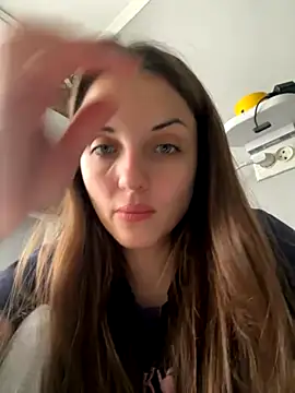 AmiLavs online show from October 28, 2025, 7:23 am