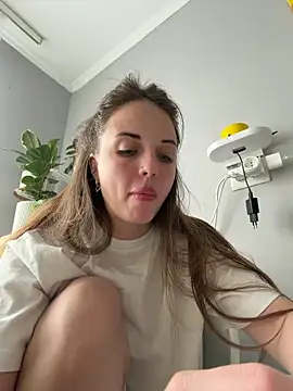 AmiLavs online show from April 22, 2026, 11:01 am