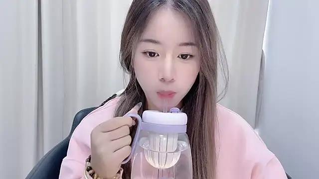 chloe-01 online show from December 14, 2024, 4:34 am