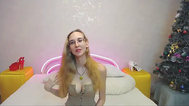 Snapshot of KlaryBrait chatting on January 19, 2025, 9:11 am KlaryBrait online show from January 19, 2025, 9:11 am