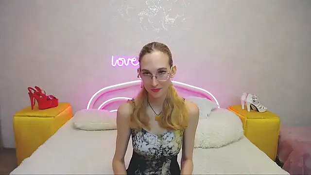 Snapshot of KlaryBrait chatting on January 24, 2025, 1:36 pm KlaryBrait online show from January 24, 2025, 1:36 pm