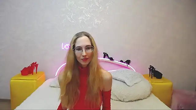 Snapshot of KlaryBrait chatting on March 4, 2025, 1:17 pm KlaryBrait online show from March 4, 2025, 1:17 pm