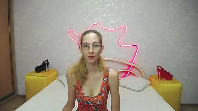 Snapshot of KlaryBrait chatting on September 20, 2025, 4:46 am KlaryBrait online show from September 20, 2025, 4:46 am