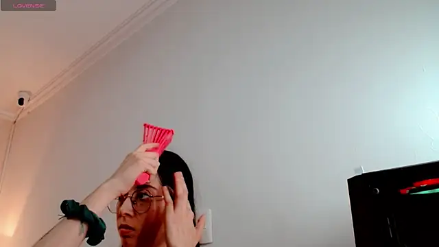 brooklove doll online show from October 4, 2025, 3:04 am