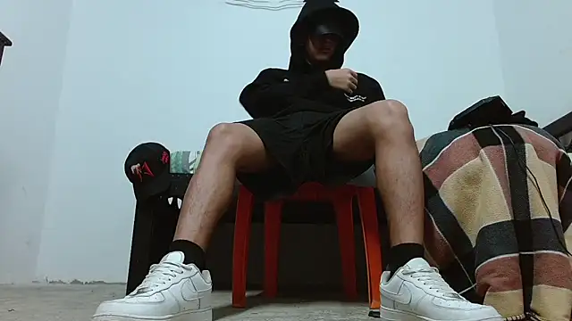 Macho Dom online show from April 14, 2026, 11:00 pm