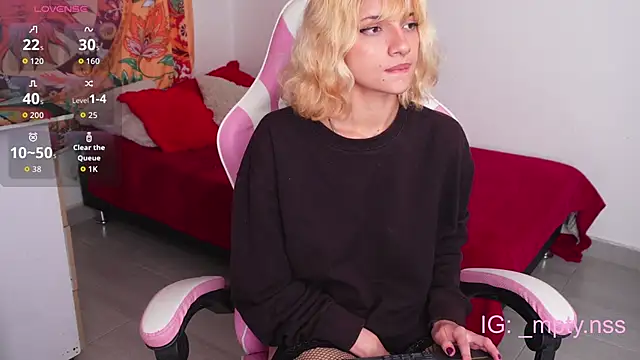 HiScarlett online show from September 23, 2025, 12:30 pm