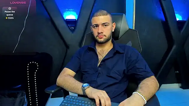 MaximusDick1  online show from October 1, 2025, 3:12 am