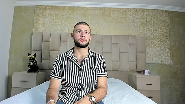 MaximusDick1  online show from November 23, 2025, 4:45 am