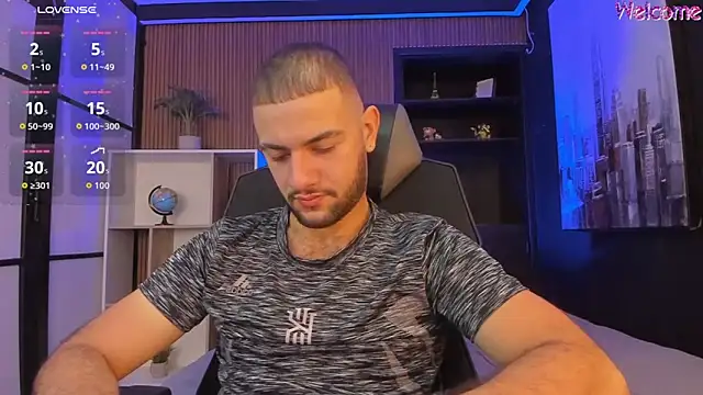 MaximusDick1  online show from March 26, 2026, 12:33 pm