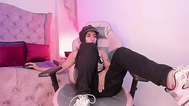 sofi soft  online show from February 11, 2025, 10:18 pm