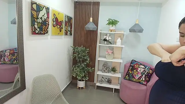 Dalila Sky online show from December 19, 2025, 6:04 pm