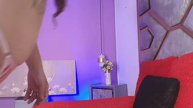 BRITHANY SPARK online show from November 27, 2025, 4:14 am