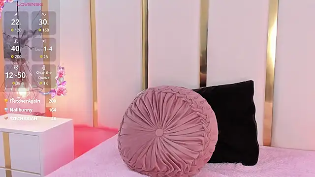 SalommeFlores online show from February 19, 2025, 3:06 am