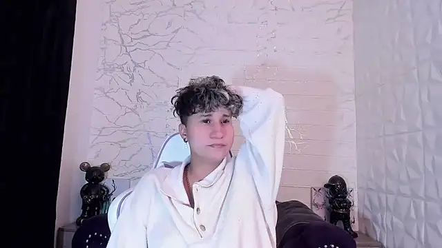 Snapshot of Im_Milan_Rs chatting on March 8, 2025, 8:00 am Im Milan Rs online show from March 8, 2025, 8:00 am