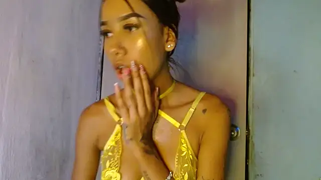 Snapshot of dulcelatina222 chatting on March 20, 2026, 5:12 am dulcelatina222 online show from March 20, 2026, 5:12 am