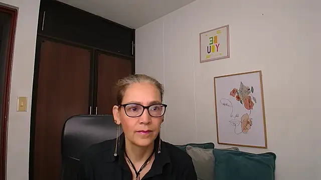 NanitaFun online show from December 10, 2024, 12:05 pm