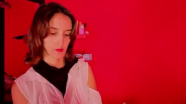 Snapshot of Ambar_Roux_ chatting on April 23, 2026, 1:35 pm Ambar Roux online show from April 23, 2026, 1:35 pm
