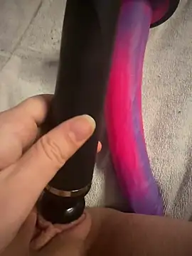 luisa1 online show from December 17, 2025, 8:09 am