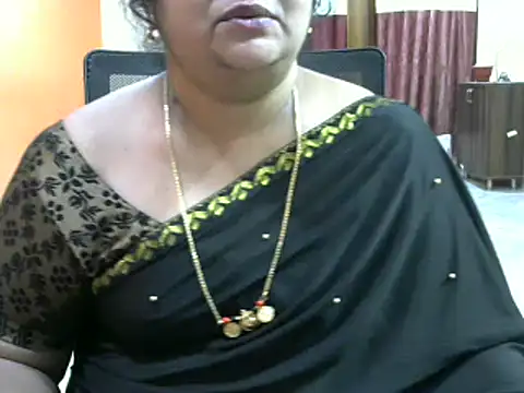 Snapshot of Naughty_Nityaa chatting on February 9, 2025, 6:58 pm Naughty Nityaa online show from February 9, 2025, 6:58 pm