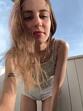 HellPeach online show from March 15, 2025, 1:40 pm