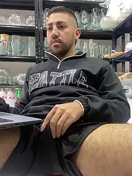 JuanZapata33 online show from December 9, 2024, 5:52 pm