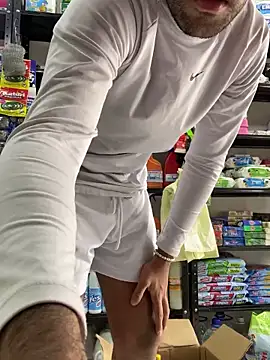 JuanZapata33 online show from December 14, 2024, 5:36 pm