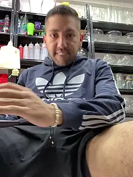 JuanZapata33 online show from January 30, 2025, 6:21 pm