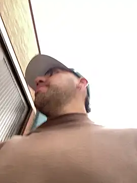 JuanZapata33 online show from March 1, 2025, 8:21 pm