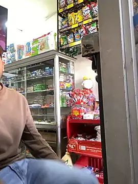 JuanZapata33 online show from April 6, 2026, 9:49 pm