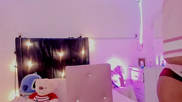 CamiloDoumit online show from February 6, 2025, 3:52 pm