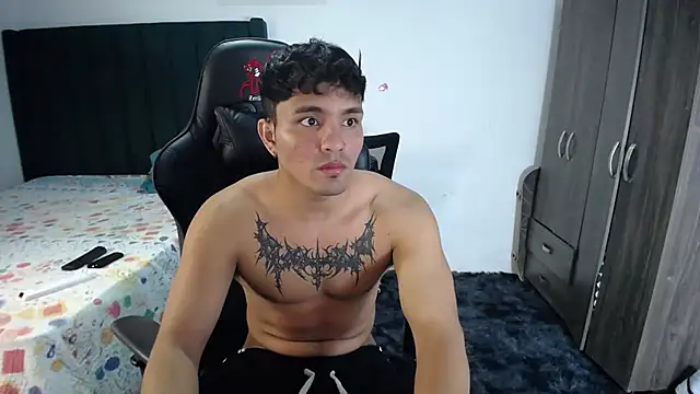 man dur07 online show from February 12, 2025, 11:30 pm