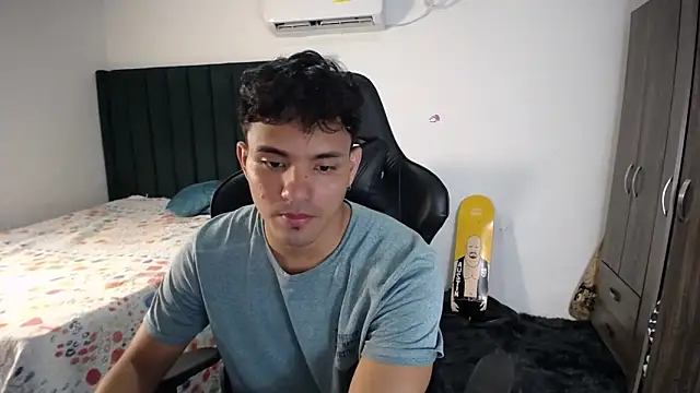 man dur07 online show from March 16, 2025, 7:27 pm