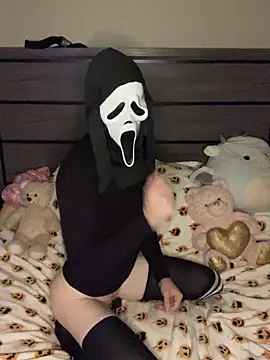 Snapshot of YourFavTwinkie chatting on October 15, 2025, 5:29 am YourFavTwinkie online show from October 15, 2025, 5:29 am