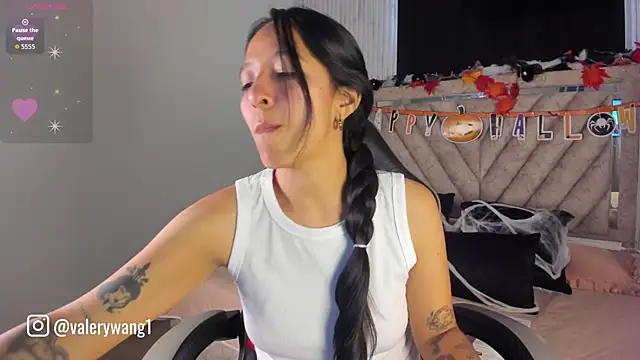 Valery wang online show from October 16, 2025, 11:33 am