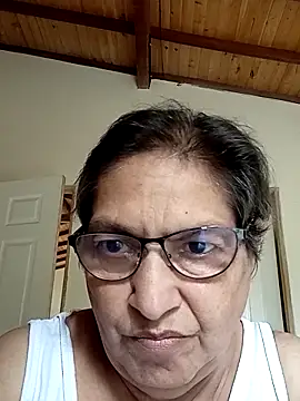 Snapshot of florecita69 chatting on March 20, 2025, 3:47 pm florecita69 online show from March 20, 2025, 3:47 pm