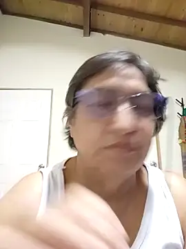 Snapshot of florecita69 chatting on October 9, 2025, 1:58 am florecita69 online show from October 9, 2025, 1:58 am