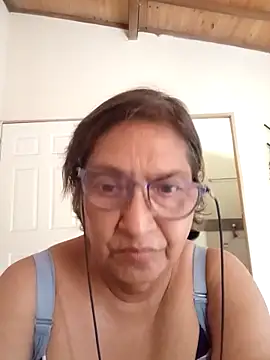 florecita69 online show from November 11, 2025, 2:28 pm