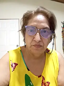 florecita69 online show from November 13, 2025, 3:27 am