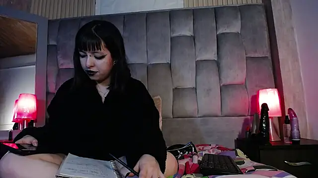 kittyhouse hs online show from February 5, 2025, 5:09 am