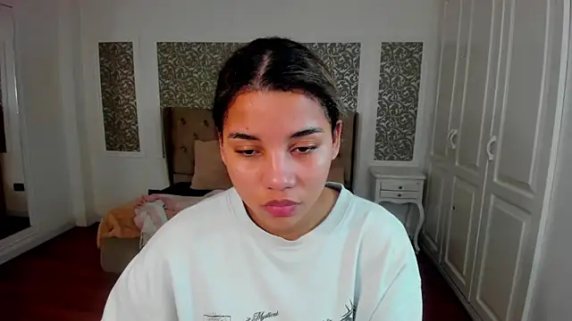 Mayaa ross online show from September 25, 2025, 2:04 am