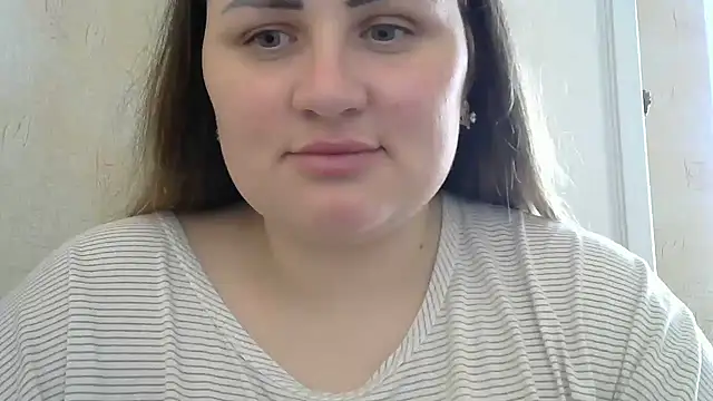 Snapshot of Honeydew-Waves chatting on April 19, 2026, 7:18 am Honeydew-Waves online show from April 19, 2026, 7:18 am