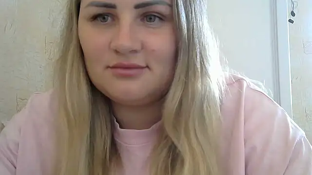 Snapshot of Honeydew-Waves chatting on June 10, 2026, 6:34 am Honeydew-Waves online show from June 10, 2026, 6:34 am
