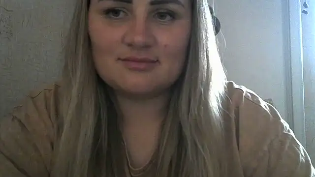 Snapshot of Honeydew-Waves chatting on July 12, 2026, 5:59 pm Honeydew-Waves online show from July 12, 2026, 5:59 pm