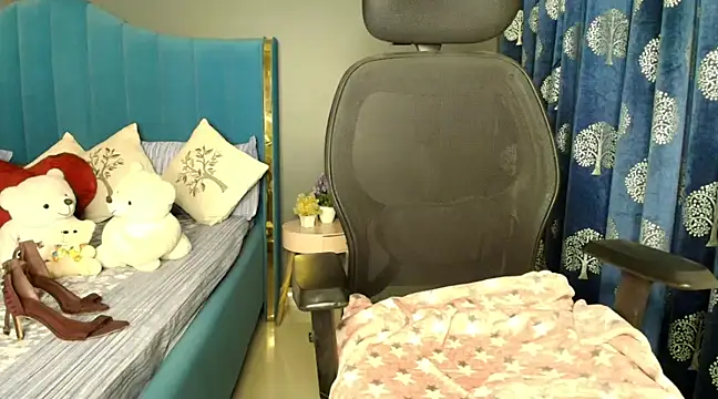 CUTE princess 143 online show from February 6, 2025, 2:48 pm