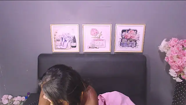 Littleindianmilf online show from January 17, 2025, 8:34 am