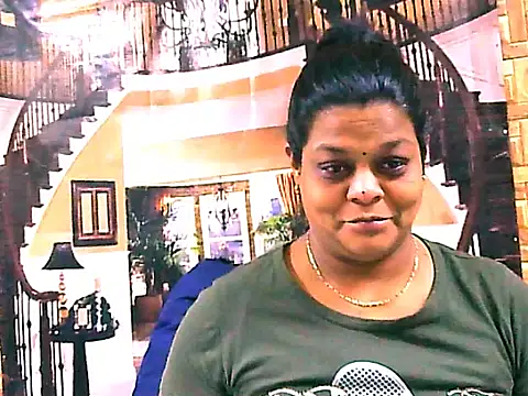 indianCherryPie online show from September 26, 2025, 5:44 am