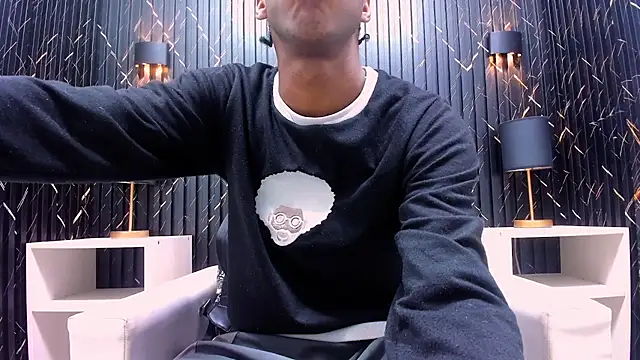 LarryCollin online show from February 21, 2025, 1:11 am