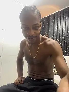 LarryCollin online show from March 18, 2025, 4:04 am