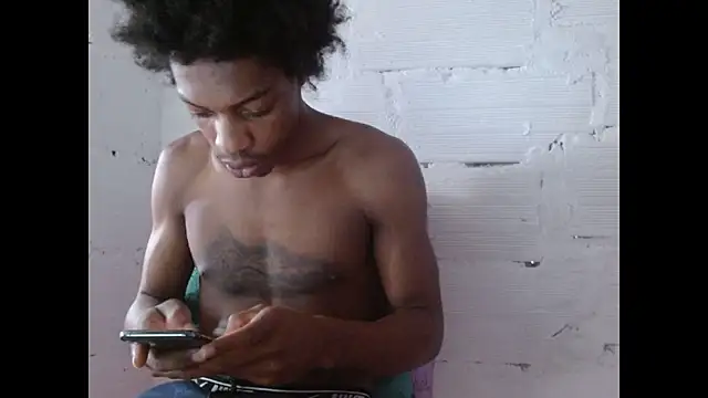 LarryCollin online show from November 11, 2025, 4:29 pm