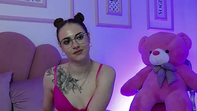 Abby  White online show from January 28, 2025, 11:17 pm
